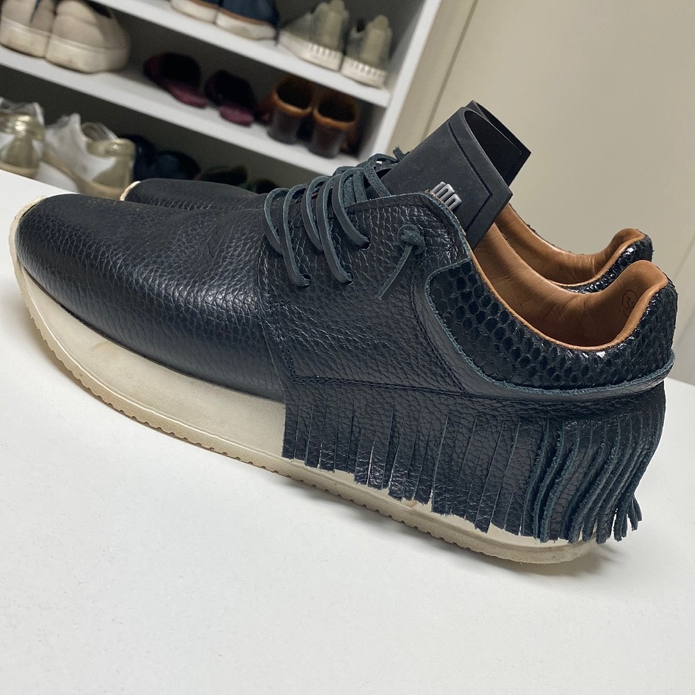 ESSEutESSE black fringe sneakers, size 38